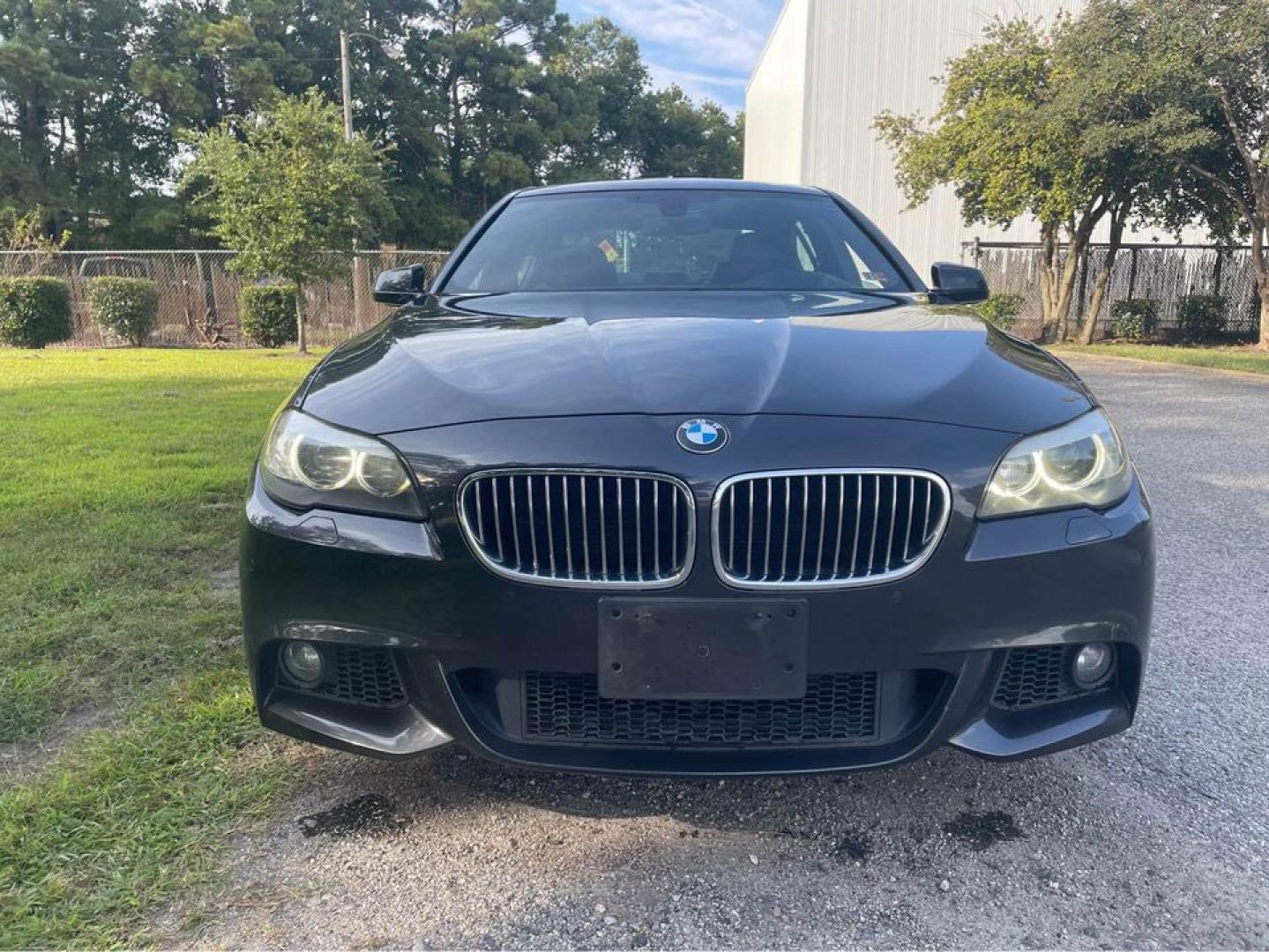 2013 Grey /Black BMW 5-Series M-Sport (WBAFU7C5XDD) with an 3.0 Turbo engine, 8 Speed Auto transmission, located at 5700 Curlew Drive, Norfolk, VA, 23502, (757) 455-6330, 36.841885, -76.209412 - Photo#4